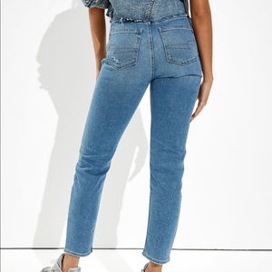 Classic AE light-wash, high-waisted mom jeans